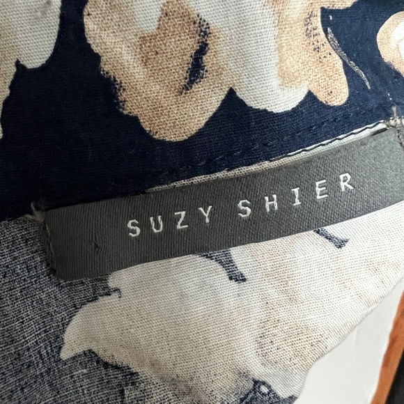 Suzy Shier Floral Dress - Picture 7 of 7